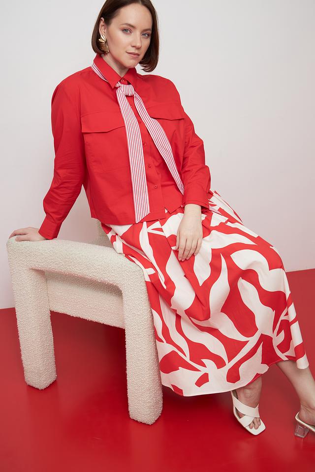 Блуза MORE and MORE красная с карманами